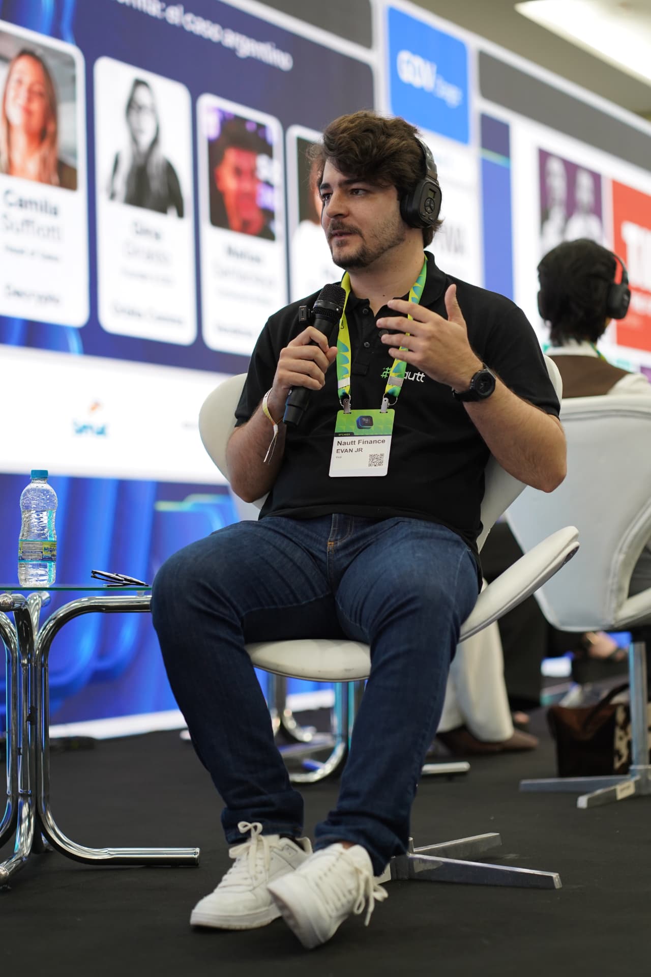 Representante da Nautt participando de um painel sobre turismo